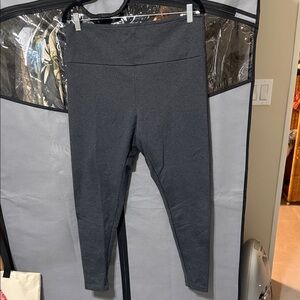 Willow & Clay Dark Gray Leggings